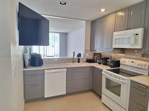 10241 NW 52nd Terrace Doral FL 33178