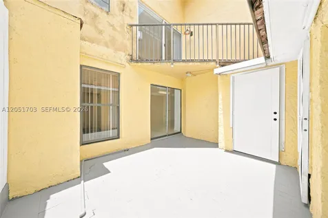 9674 Fontainebleau Boulevard Miami FL 33172