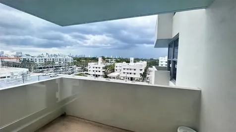 2899 Collins Avenue Miami Beach FL 33140