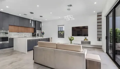 8900 NW 161st Terrace Miami Lakes FL 33018
