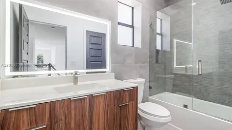 8900 NW 161st Terrace Miami Lakes FL 33018