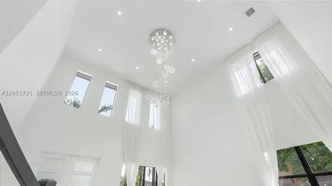 8900 NW 161st Terrace Miami Lakes FL 33018