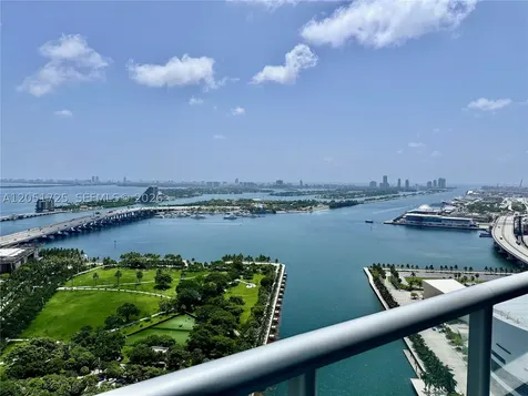 888 Biscayne Boulevard Miami FL 33132