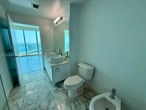 888 Biscayne Boulevard Miami FL 33132