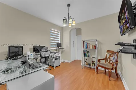 16237 SW 44th Terrace Miami FL 33185