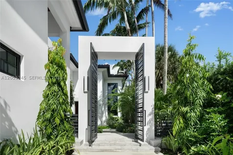 4442 Prairie Avenue Miami Beach FL 33140