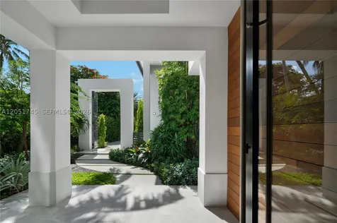 4442 Prairie Avenue Miami Beach FL 33140