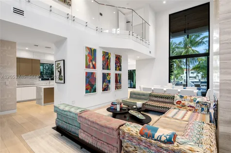 4442 Prairie Avenue Miami Beach FL 33140