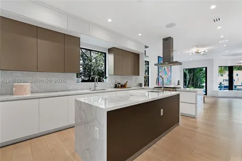 4442 Prairie Avenue Miami Beach FL 33140