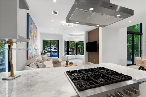 4442 Prairie Avenue Miami Beach FL 33140