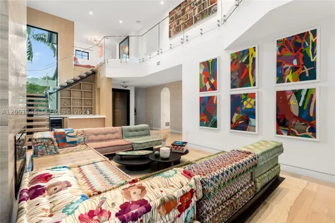 4442 Prairie Avenue Miami Beach FL 33140