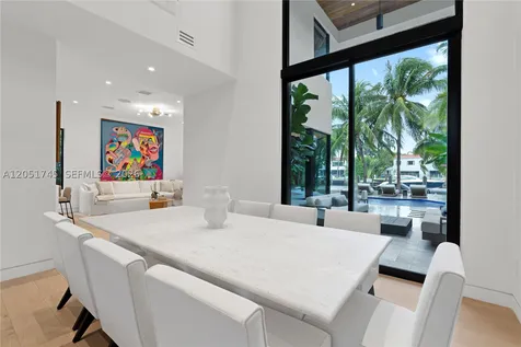 4442 Prairie Avenue Miami Beach FL 33140