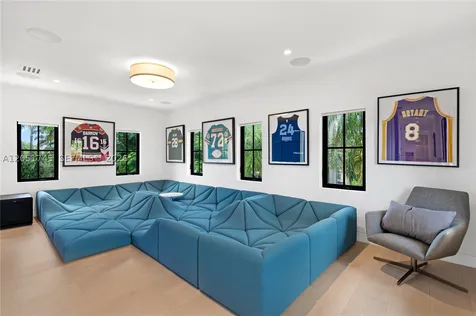 4442 Prairie Avenue Miami Beach FL 33140