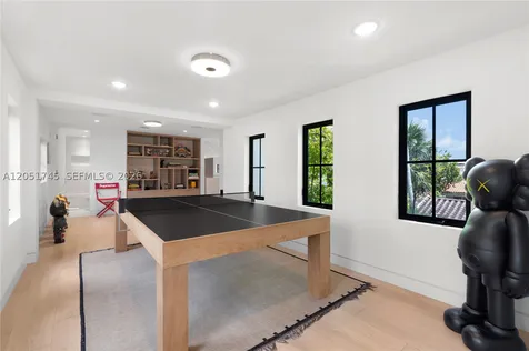 4442 Prairie Avenue Miami Beach FL 33140