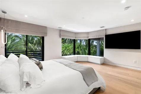 4442 Prairie Avenue Miami Beach FL 33140