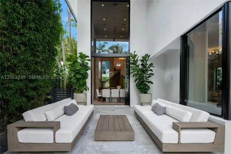 4442 Prairie Avenue Miami Beach FL 33140