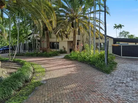 9720 E Calusa Club Drive Miami FL 33186