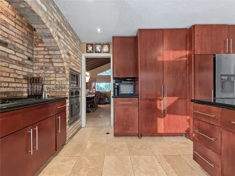 9720 E Calusa Club Drive Miami FL 33186