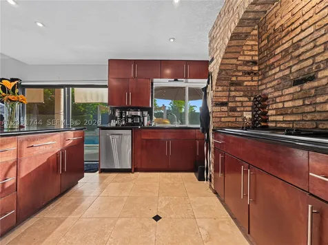 9720 E Calusa Club Drive Miami FL 33186
