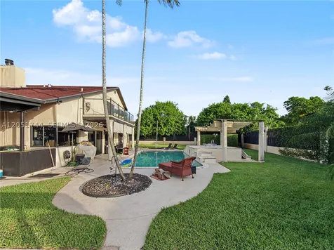 9720 E Calusa Club Drive Miami FL 33186