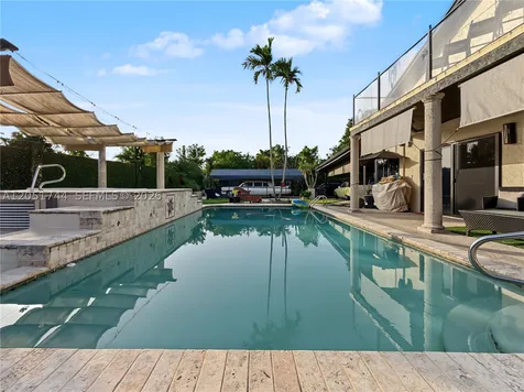 9720 E Calusa Club Drive Miami FL 33186