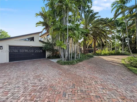 9720 E Calusa Club Drive Miami FL 33186