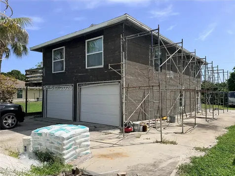 125 4th Street Naples FL 34113