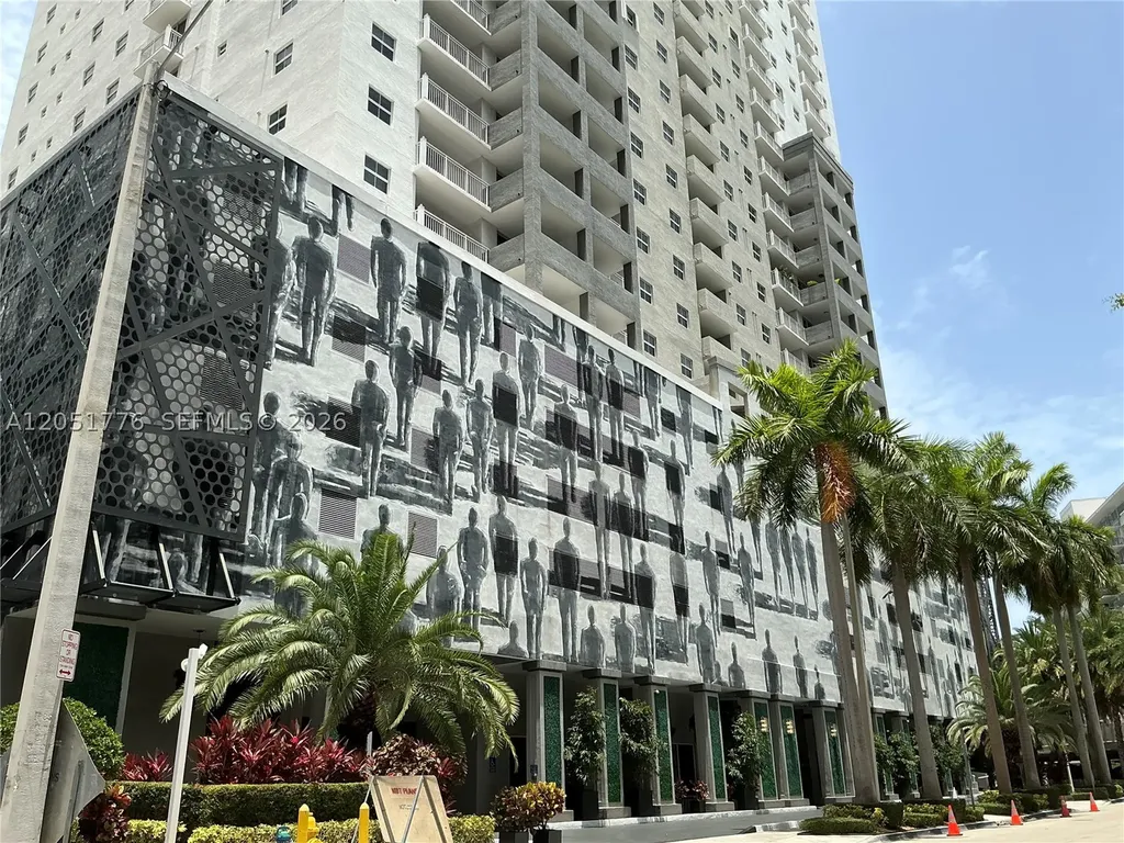 185 SE 14th Terrace Miami FL 33131