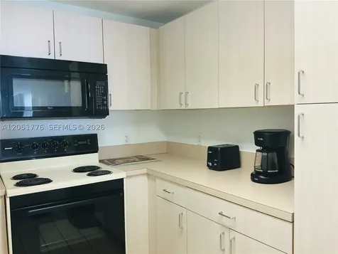 185 SE 14th Terrace Miami FL 33131