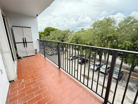 5765 W 25th Court Hialeah FL 33016
