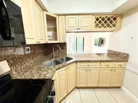 5765 W 25th Court Hialeah FL 33016