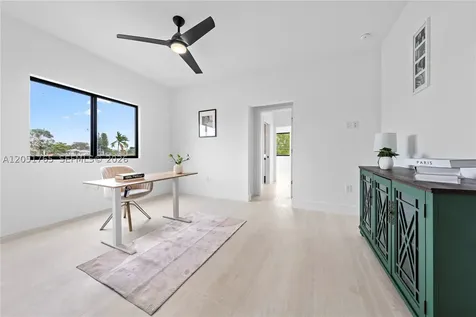 3189 SW 23rd Street Miami FL 33145