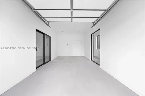 3189 SW 23rd Street Miami FL 33145