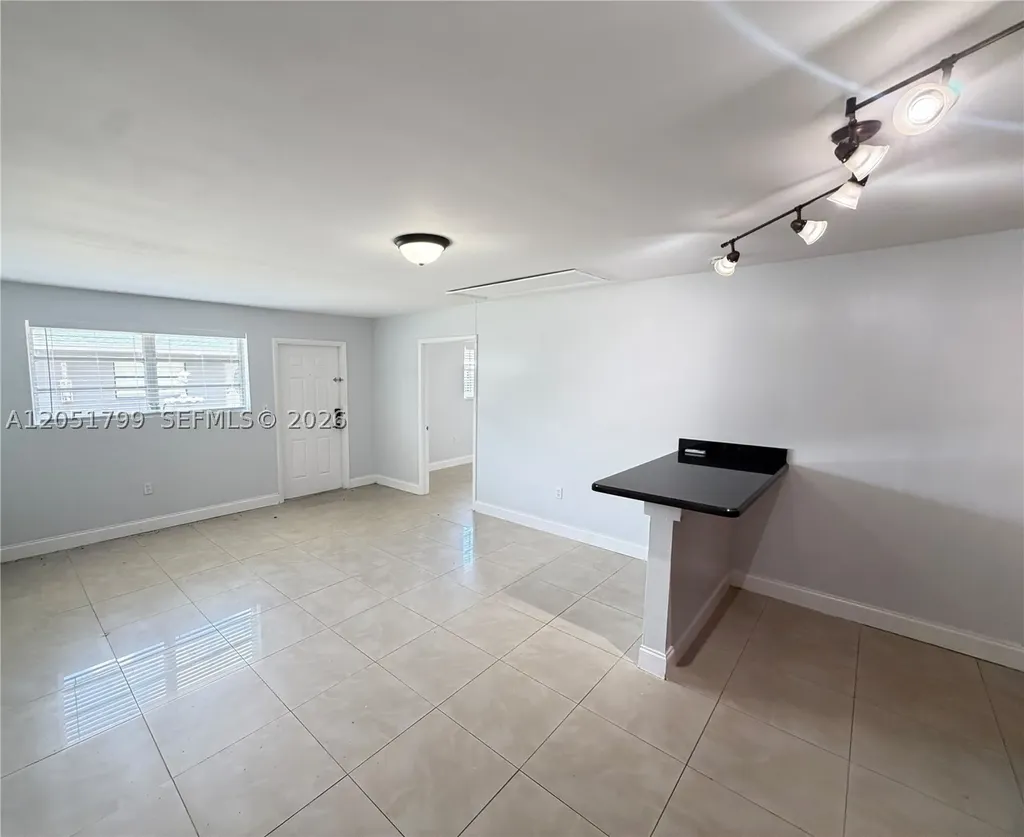 Hollywood FL 33020