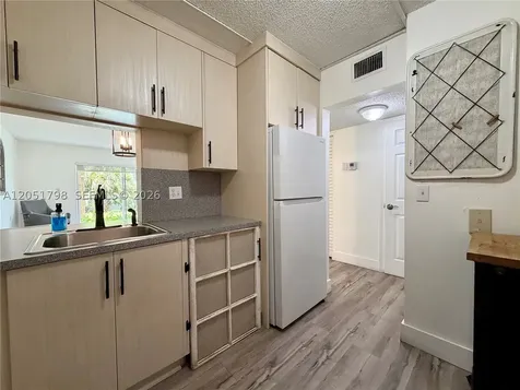 17000 NW 67th Avenue Hialeah FL 33015