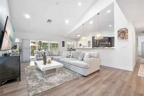8265 SW 176th Terrace Palmetto Bay FL 33157