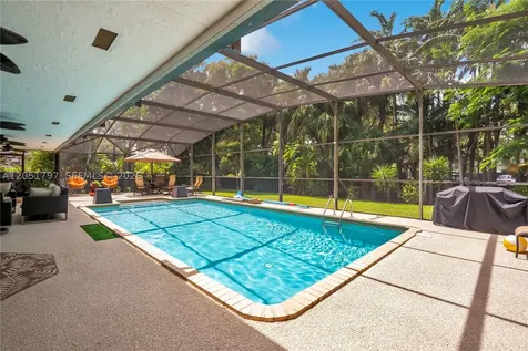 8265 SW 176th Terrace Palmetto Bay FL 33157