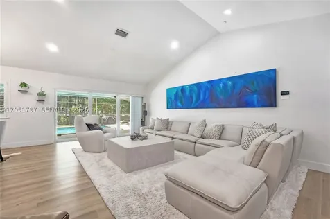 8265 SW 176th Terrace Palmetto Bay FL 33157