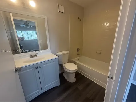 323 E Palm Circle E Pembroke Pines FL 33025