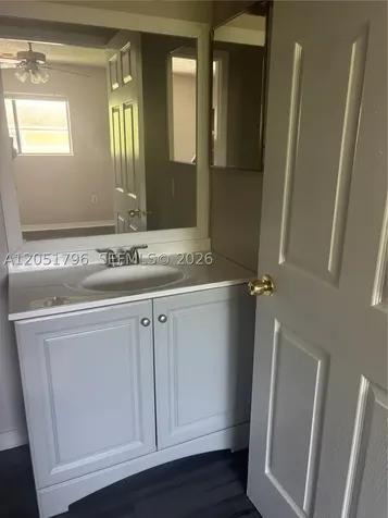323 E Palm Circle E Pembroke Pines FL 33025
