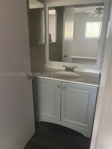 323 E Palm Circle E Pembroke Pines FL 33025