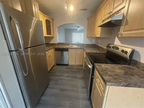 323 E Palm Circle E Pembroke Pines FL 33025