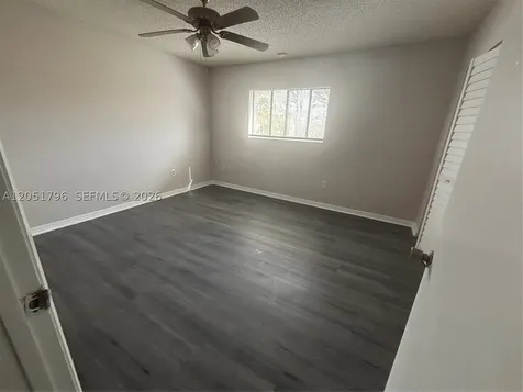 323 E Palm Circle E Pembroke Pines FL 33025
