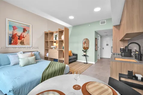 121 NE 5th Street Miami FL 33132