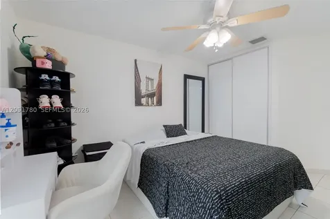 18928 NW 63rd Ct Circle Hialeah FL 33015