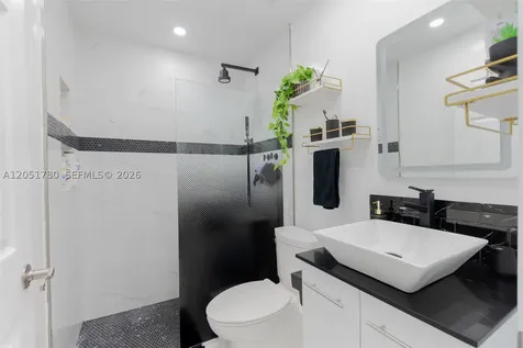 18928 NW 63rd Ct Circle Hialeah FL 33015