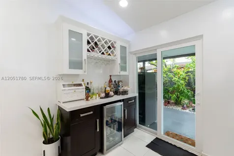18928 NW 63rd Ct Circle Hialeah FL 33015