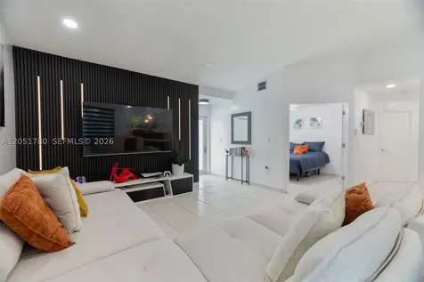 18928 NW 63rd Ct Circle Hialeah FL 33015