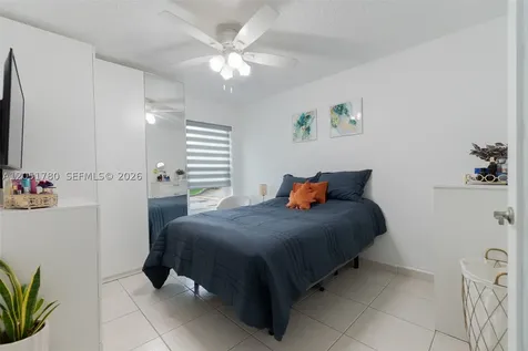 18928 NW 63rd Ct Circle Hialeah FL 33015
