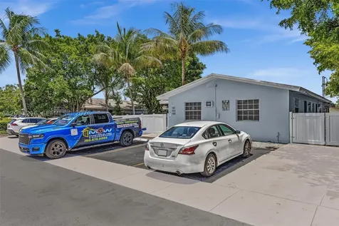 163 NW 40th Street Oakland Park FL 33309